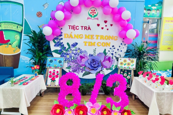 Chương trình "Tiệc Trà - Dáng mẹ trong tim con"